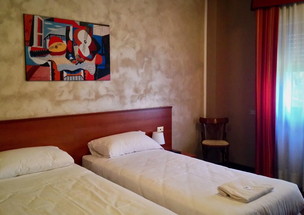 ***  Hotel Forum 로짜노 이탈리아